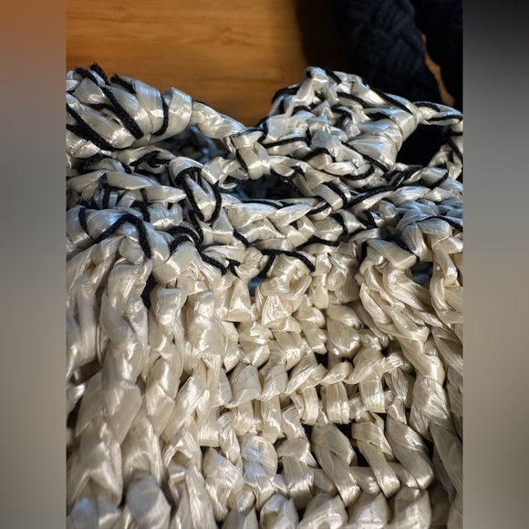 EUC Maliparmi- Stylish Black and Cream Woven Bag - Picture 5 of 11